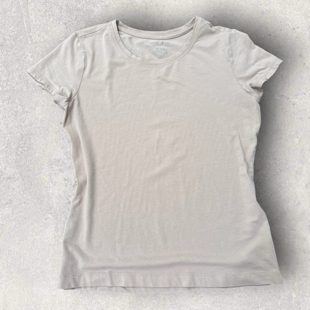 Banana Republic Light Cream Short Sleeve Tee